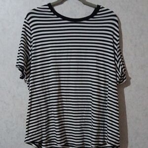 Terra & Sky Boxy Black and White Short Sleeve T-Shirt
